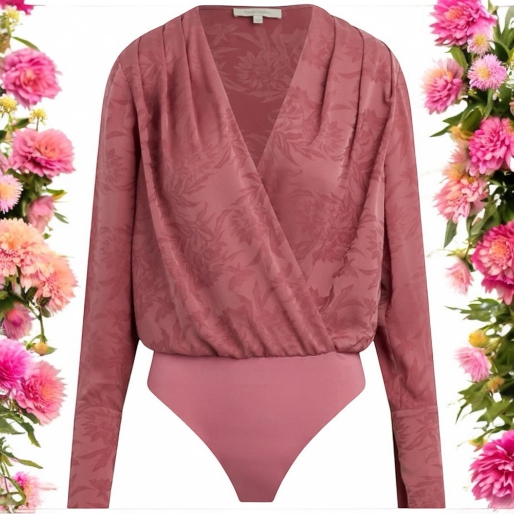 Favorite Daughter V-Neck Long Sleeve Floral Bodysuit Dusty Rose Women’s Size L